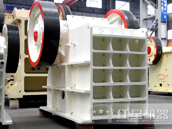 液壓保護(hù)顎式破碎機